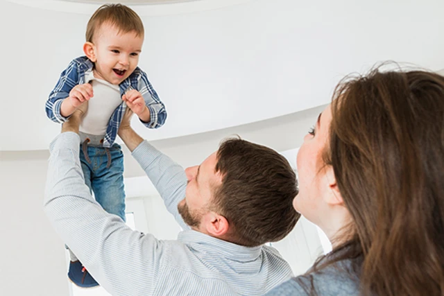 Le désir d'avoir un bel enfant : parents de 35 ans