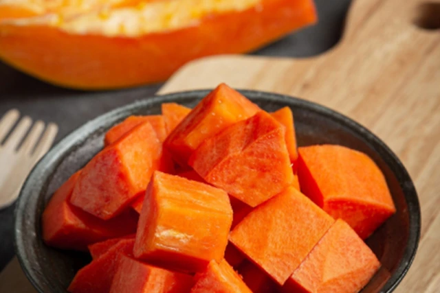 ¿Papaya en el Embarazo? 9 Beneficios, Riesgos y Nutrientes
