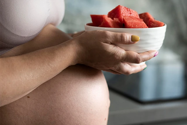 Bolehkah Wanita Hamil Makan Tembikai? Manfaat & Tips Bolehkah Wanita Hamil Makan Tembikai? Manfaat & Tips