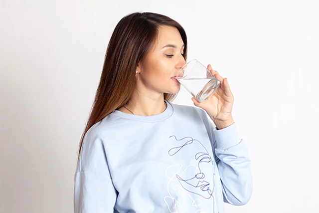 妊婦はどのくらいの量の水を飲むべきですか?妊娠中の母親と胎児の健康と安全を守るための 8 つの包括的な指示