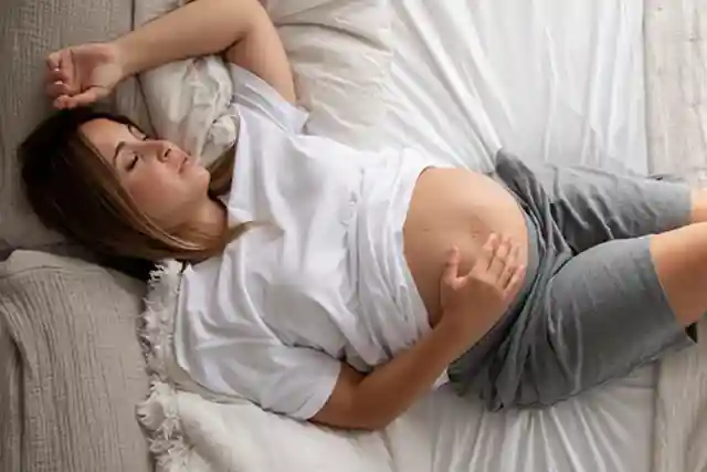 5 Sebab Ibu Hamil Tak Patut Tidur Terlentang