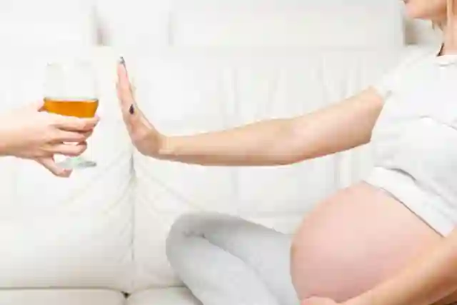 Kobiety w ciąży pijące alkohol: 6 przyczyn, jak sobie z tym 