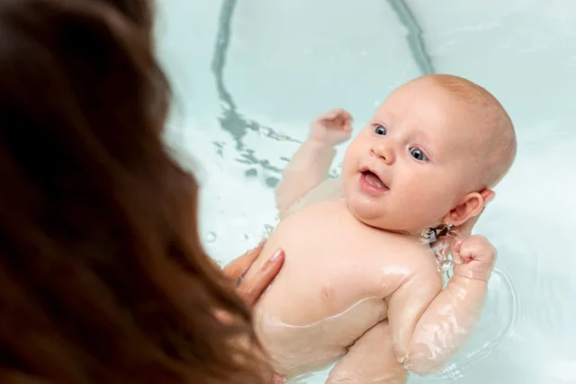 Parto en el Agua para Mujeres Embarazadas: 10 Beneficios