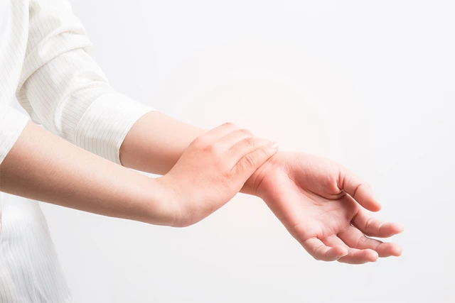 อาการมือชาในหญิงตั้งครรภ์: สาเหตุและการรักษา