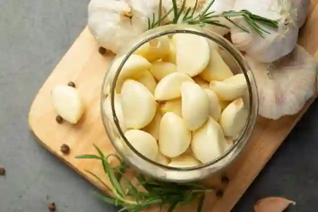 Is Garlic Good For Pregnant Women? 4 Benefits