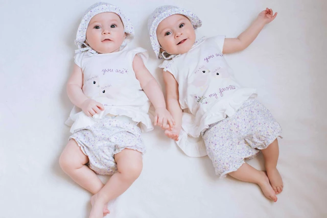 Early Signs of Twin Pregnancy: 7 Signs of Twin Pregnancy