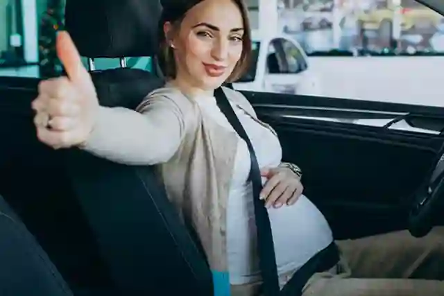 Should Women Drive While Pregnant? 7 Things to Keep in Mind