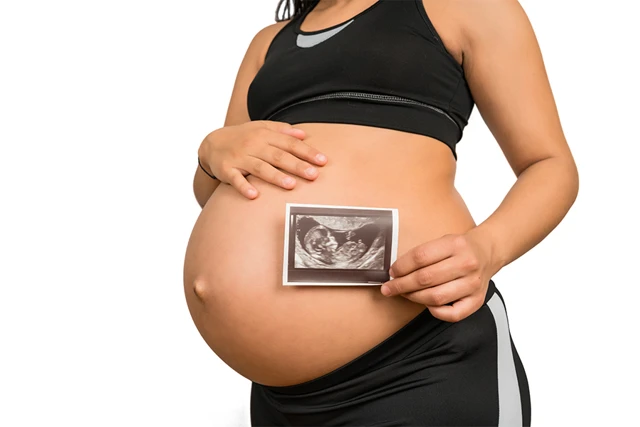 乳白色陰道分泌物可能是懷孕的徵兆嗎？ 5 種可能的原因