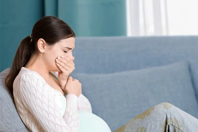 سعال المرأة الحامل في الأشهر الثلاثة الأولى