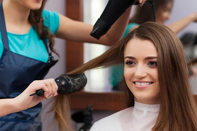 Bolehkah Ibu Hamil Potong Rambut? 6 Hal yang Harus Dihindari Bolehkah Ibu Hamil Potong Rambut? 6 Hal yang Harus Dihindari