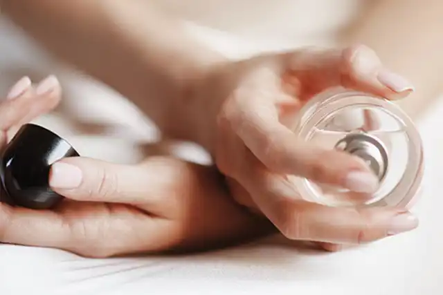 Perfumy dla kobiet w ciąży: 4 sposoby na noszenie perfum