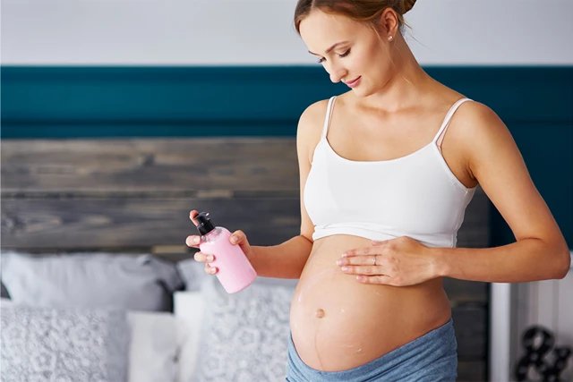 Pielęgnacja skóry kobiet w ciąży: 4 kompleksowe poradniki