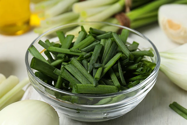 Maaari bang kumain ng chives ang mga buntis? 4 Tagubilin Maaari bang kumain ng chives ang mga buntis? 4 Tagubilin