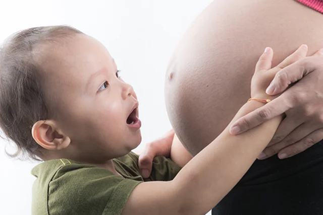 Frühe Anzeichen einer Jungen-Schwangerschaft: 20 Hinweise