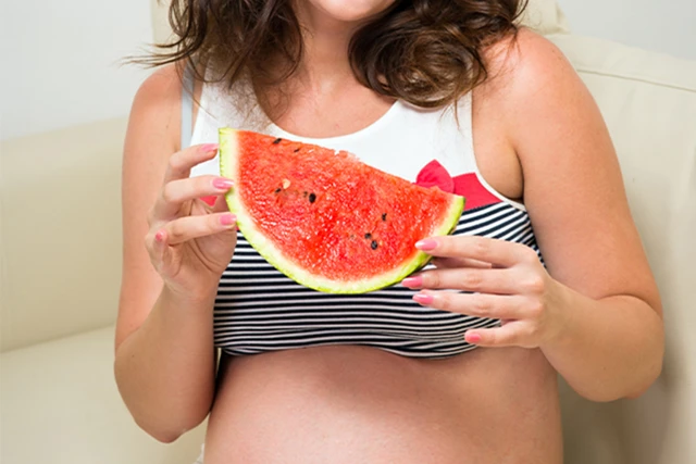 Le donne incinte possono mangiare l'anguria? 5 vantaggi