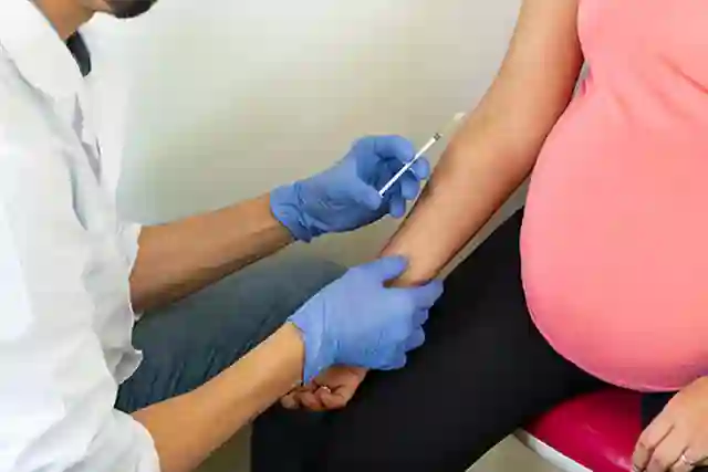 गर्भवती महिलाएं रक्तदान कर सकती हैं? जानें 8 जरूरी बातें