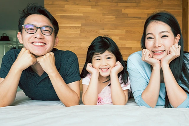 À qui ressemble habituellement le premier enfant ?